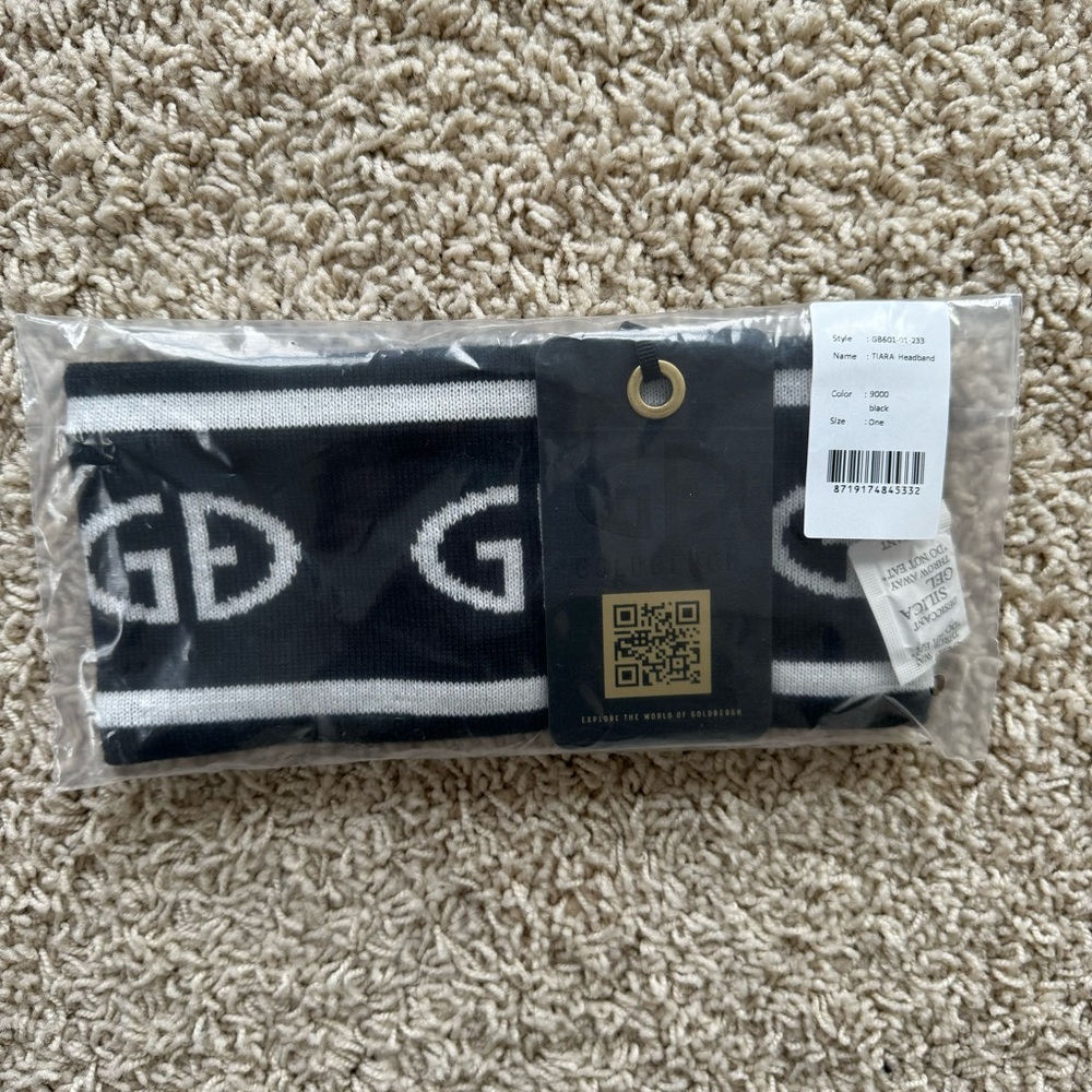 Goldbergh ski headband hat NWT never worn black white logo